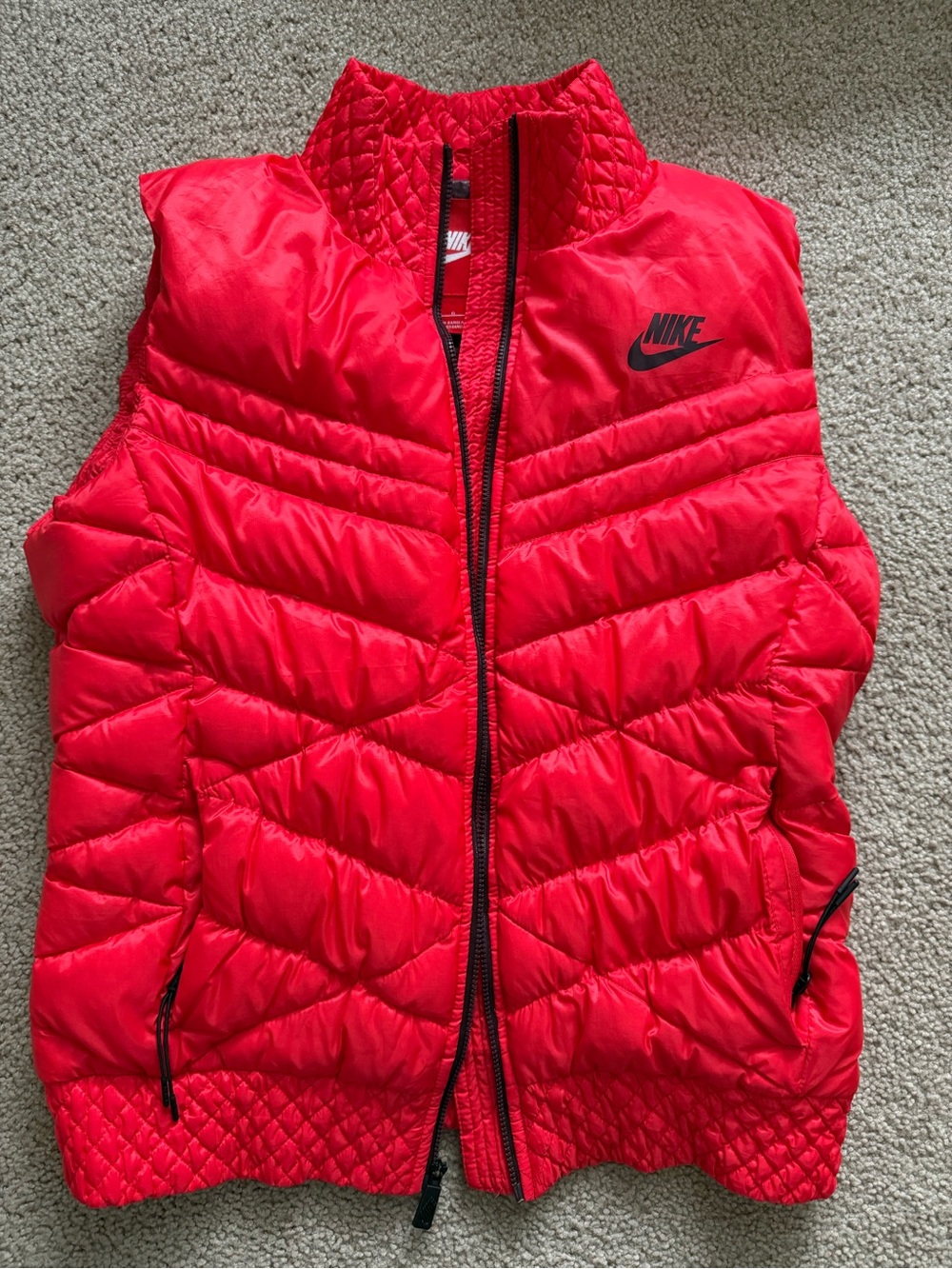 Nike Youth Large Red Quilted Puffer Vest